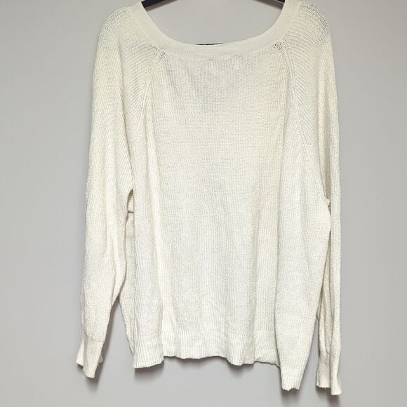 Old Navy Cream V-Neck Sweater Relaxed Fit - Picture 4 of 5